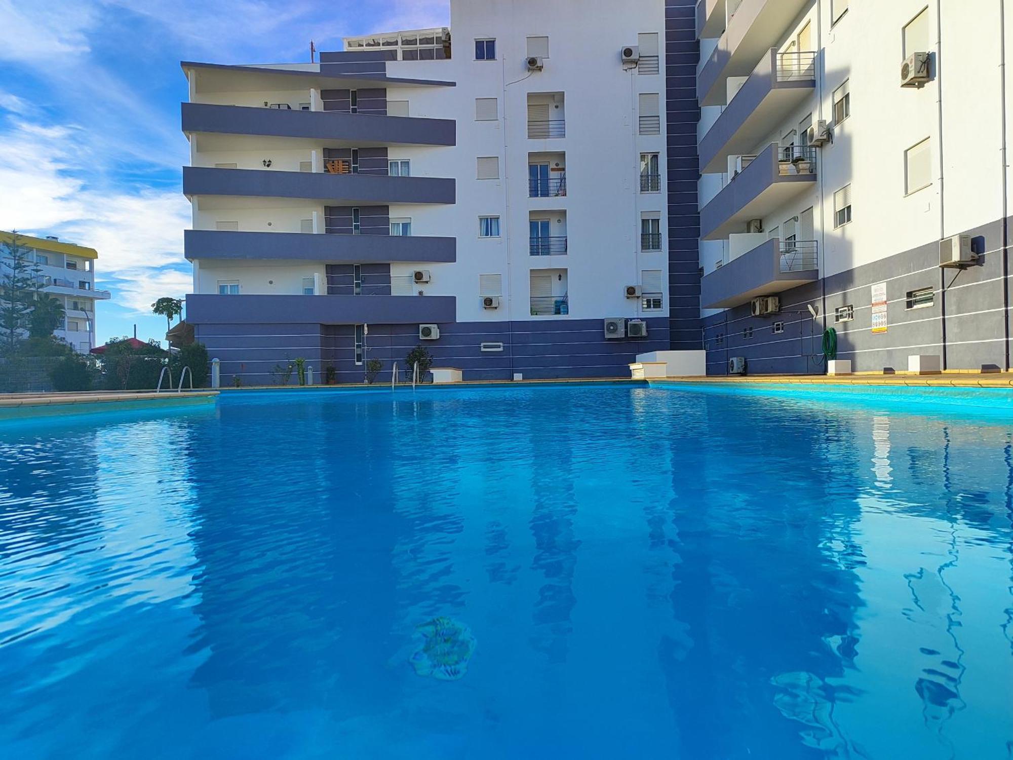 Vintage With Pool By Homing Apartamento